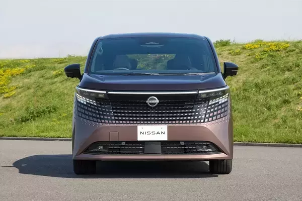 「打倒アルファードの大本命！ 日産復活の狼煙、新型「エルグランド」が示す高級ミニバンの最適解」の画像