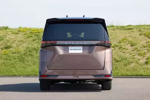 「打倒アルファードの大本命！ 日産復活の狼煙、新型「エルグランド」が示す高級ミニバンの最適解」の画像