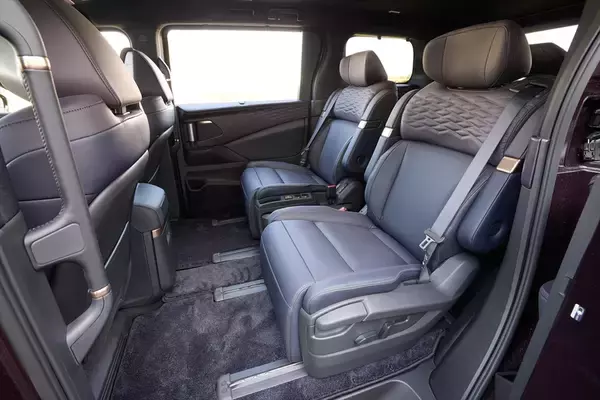 「打倒アルファードの大本命！ 日産復活の狼煙、新型「エルグランド」が示す高級ミニバンの最適解」の画像