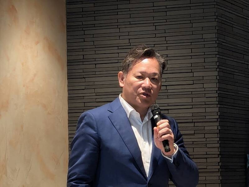 なぜ今、韓国Kiaが日本再上陸？ 法人＆車中泊層を狙い撃ちにするハイエース級EVバンの販売戦略