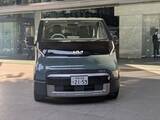 「なぜ今、韓国Kiaが日本再上陸？ 法人＆車中泊層を狙い撃ちにするハイエース級EVバンの販売戦略」の画像2