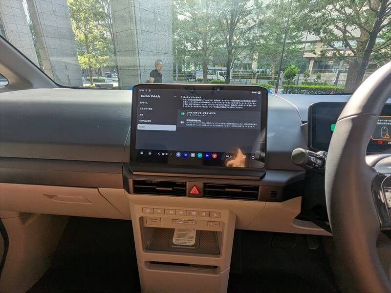 なぜ今、韓国Kiaが日本再上陸？ 法人＆車中泊層を狙い撃ちにするハイエース級EVバンの販売戦略
