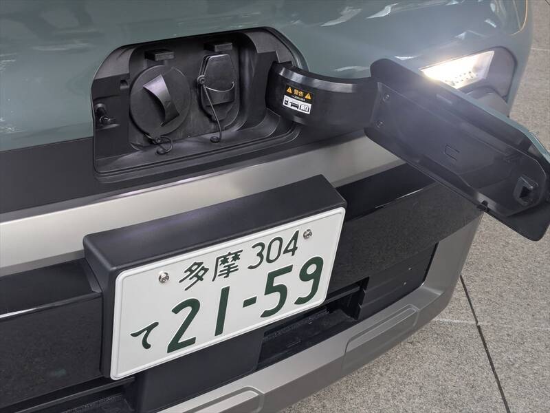 なぜ今、韓国Kiaが日本再上陸？ 法人＆車中泊層を狙い撃ちにするハイエース級EVバンの販売戦略
