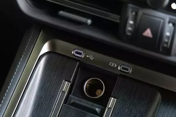 「「ランクル250＆レクサスGX」徹底比較！ ディーゼルの無骨さ vs V6ツインターボの洗練！」の画像