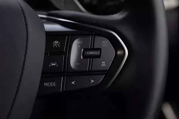 「「ランクル250＆レクサスGX」徹底比較！ ディーゼルの無骨さ vs V6ツインターボの洗練！」の画像