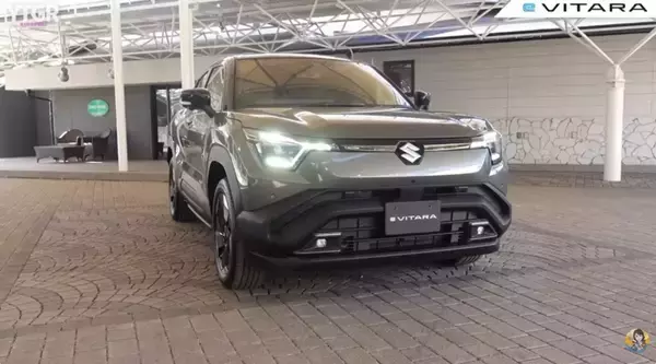 「あのジムニーノマドより小回りが利く!? 街乗りに最適すぎるスズキのEV「eビターラ」」の画像