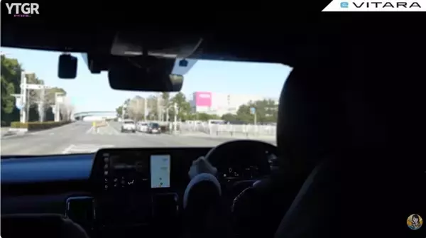 「あのジムニーノマドより小回りが利く!? 街乗りに最適すぎるスズキのEV「eビターラ」」の画像