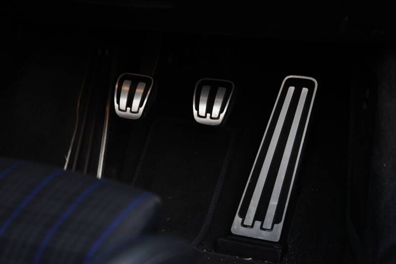 「ついに911、お前もか…」伝統の変化を嘆く前に乗るべき、約2000万円の超ピュアな「カレラT」