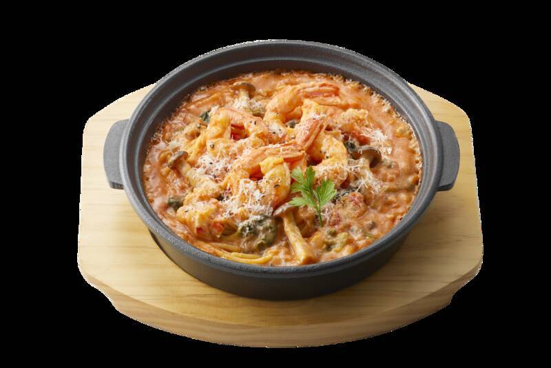 これ絶対うまいやつ！アツアツ鉄板×カニ×エビ＝最強トマトクリーム