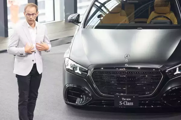 「【衝撃】メルセデスの新型SクラスはChatGPTとGemini標準搭載!? 「車と会話する」驚愕の未来」の画像