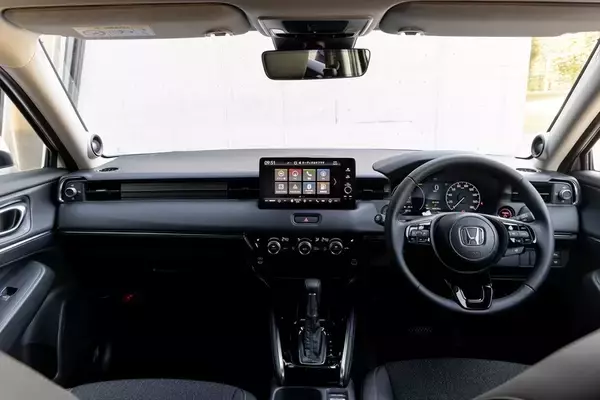 「【2025年版】400万円以下でオススメのコンパクトSUVは？ 国内外モデルを比較した」の画像