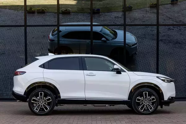 「【2025年版】400万円以下でオススメのコンパクトSUVは？ 国内外モデルを比較した」の画像