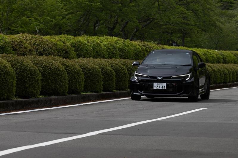 家族を乗せてサーキットへ!? 実用性と狂気を併せ持つ「GRカローラ 25式後期」の完成度