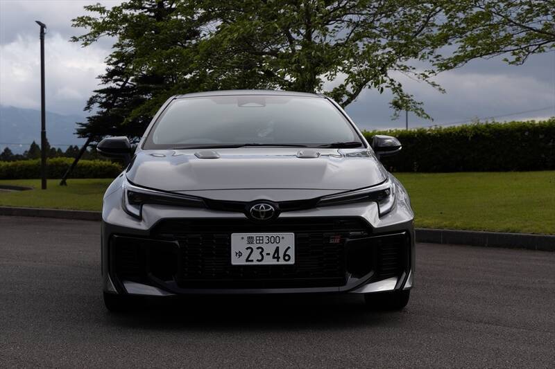 家族を乗せてサーキットへ!? 実用性と狂気を併せ持つ「GRカローラ 25式後期」の完成度