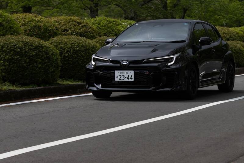 家族を乗せてサーキットへ!? 実用性と狂気を併せ持つ「GRカローラ 25式後期」の完成度