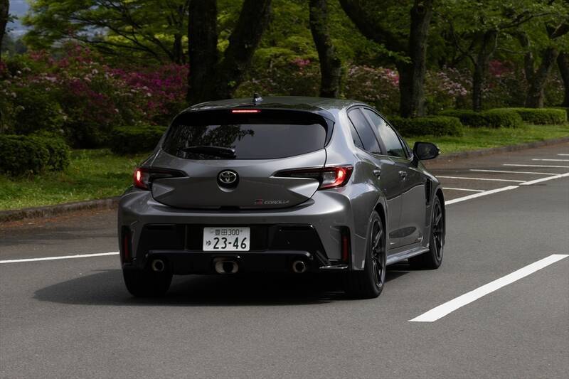 家族を乗せてサーキットへ!? 実用性と狂気を併せ持つ「GRカローラ 25式後期」の完成度