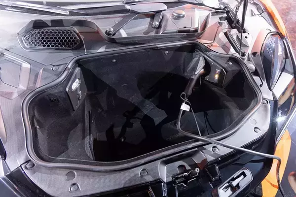 「V12＋モーターで1015馬力！ ランボルギーニ史上最強スーパーカー「レヴエルト」上陸！」の画像