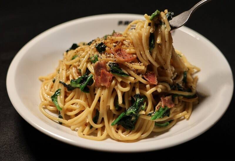 特盛600gが並と同額！東秀より「スパゲッティ」の新業態、極太麺を中華鉄鍋で炒める！