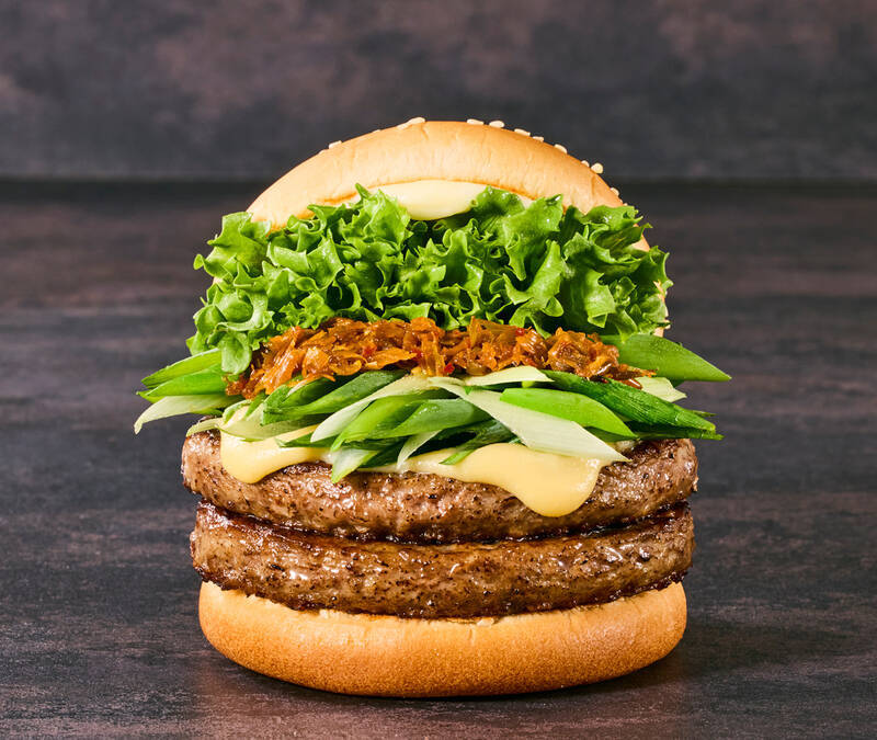 ただでさえリッチな「西京味噌の黒毛和牛バーガー」がさらに肉増量！ 贅沢トリプルも!!