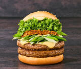 「ただでさえリッチな「西京味噌の黒毛和牛バーガー」がさらに肉増量！ 贅沢トリプルも!!」の画像2