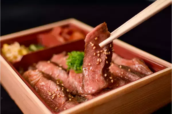 「いきなり焼肉」カルビ丼970円～、デリバリー専門。笹塚店にて特別価格