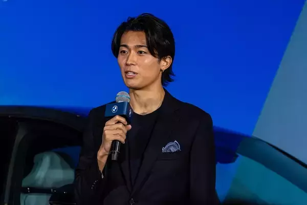 「BMWの新型EV「iX3」はサッカー日本代表・中村敬斗も一撃で魅了！ 航続900km超えで充電不安を過去にする」の画像