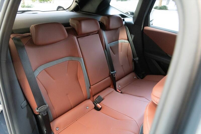 BMWの新型EV「iX3」はサッカー日本代表・中村敬斗も一撃で魅了！ 航続900km超えで充電不安を過去にする