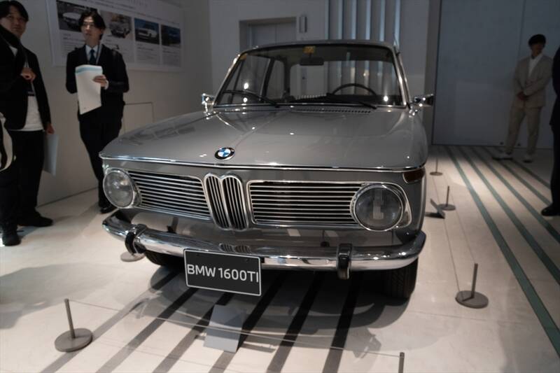 BMWの新型EV「iX3」はサッカー日本代表・中村敬斗も一撃で魅了！ 航続900km超えで充電不安を過去にする