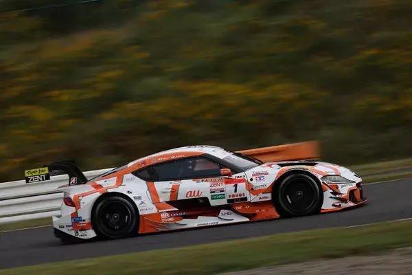 「SUPER GT第7戦はau号にとって試練の1戦に！ トラブルで痛恨のノーポイントに終わる」の画像