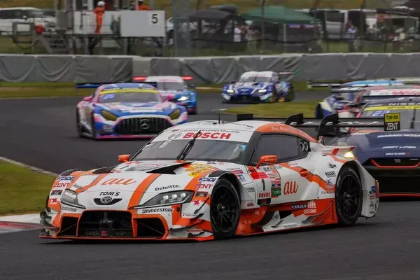 「SUPER GT第7戦はau号にとって試練の1戦に！ トラブルで痛恨のノーポイントに終わる」の画像