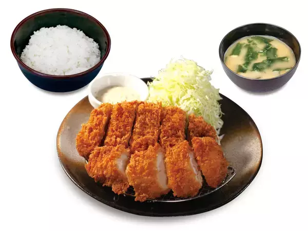 「お待ちかね！松のや「ささみかつ」しっとり柔らか～、7種のバラエティで復活」の画像