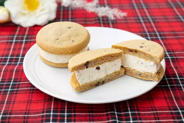「歓喜！カントリーマアムのアイスが復活!! クッキー2枚でアイスをサンドした罪深い味」の画像