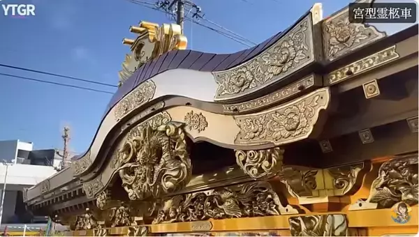 「【働くクルマ】昔よく見た「宮型霊柩車」の知られざる架装費用と奥深い秘密を徹底解剖」の画像