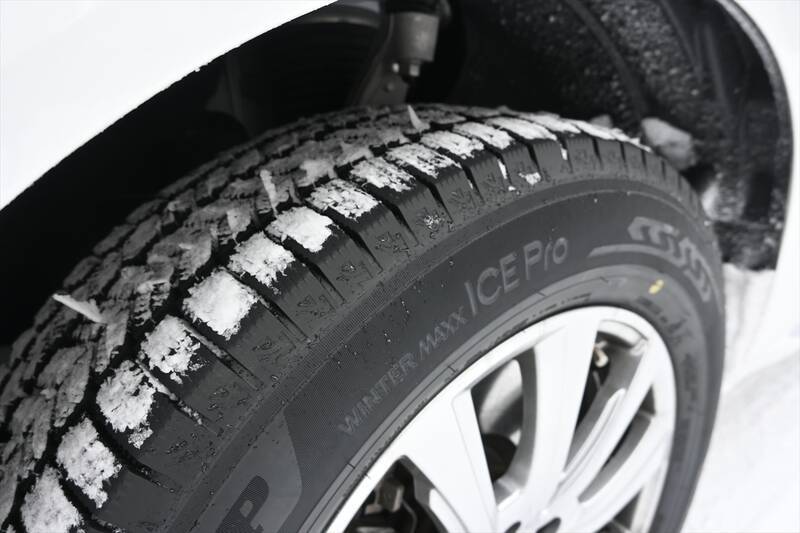 【実走テスト】ツルツル路面でも驚きのグリップ！ 氷上性能に特化したダンロップ「ICE PRO」がもたらす究極の安心感