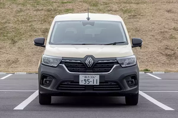 「椅子が外れて広大な荷室に!? ルノー「グランカングー」は国産ミニバンとココが違う」の画像