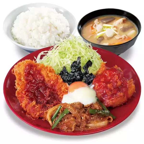 「かつや渾身！牛×豚×鶏の「プルコギビビンカツ丼」がド迫力」の画像