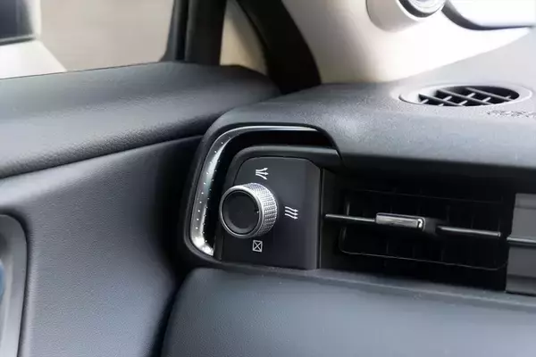 「カジュアル＆ワイルドに変貌！ マイナーチェンジのHonda「VEZEL」を徹底解剖」の画像