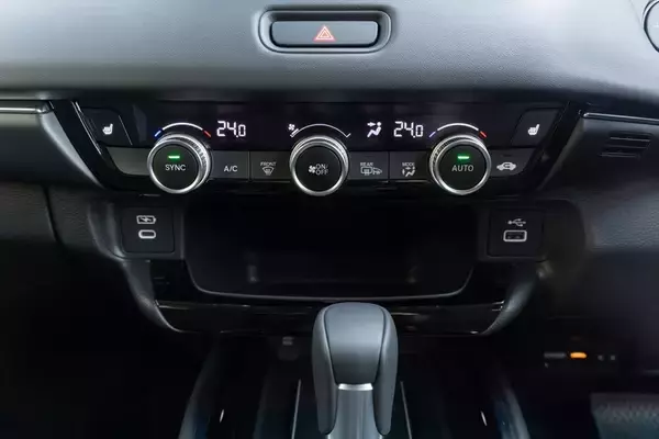 「カジュアル＆ワイルドに変貌！ マイナーチェンジのHonda「VEZEL」を徹底解剖」の画像