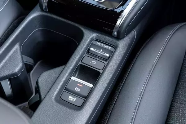 「カジュアル＆ワイルドに変貌！ マイナーチェンジのHonda「VEZEL」を徹底解剖」の画像