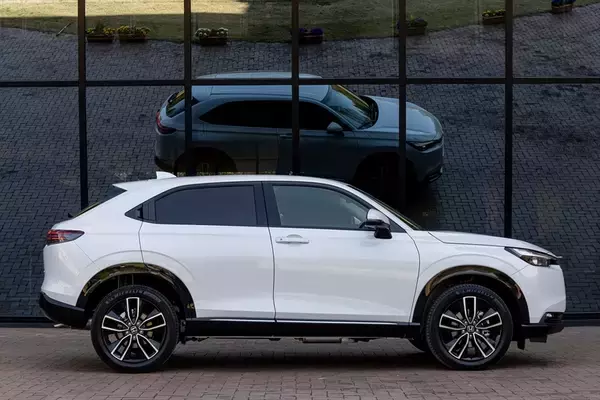 「カジュアル＆ワイルドに変貌！ マイナーチェンジのHonda「VEZEL」を徹底解剖」の画像