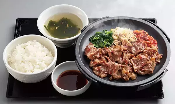 「ライス「特盛」が無料に！  焼肉定食、20時以降がガッツリに 「焼きたてのかるび」で」の画像