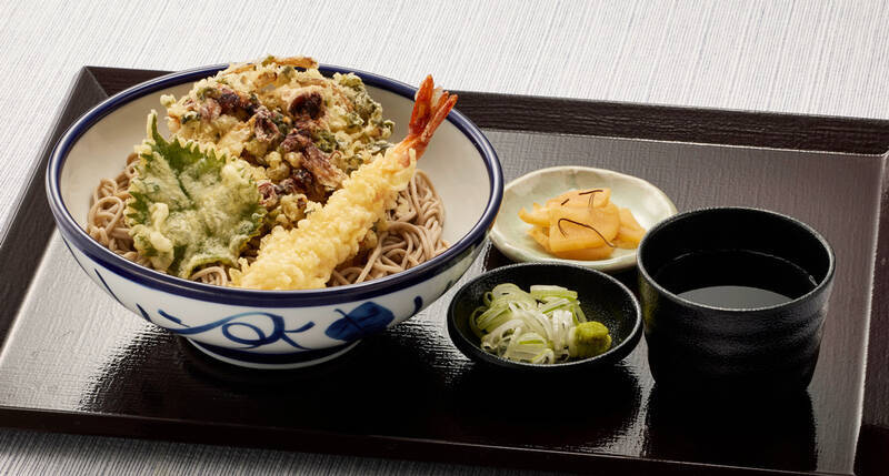 海の幸が主役！てんや「海かぜ天丼」ほたるいか、鯵天などをサクッと楽しむ一杯