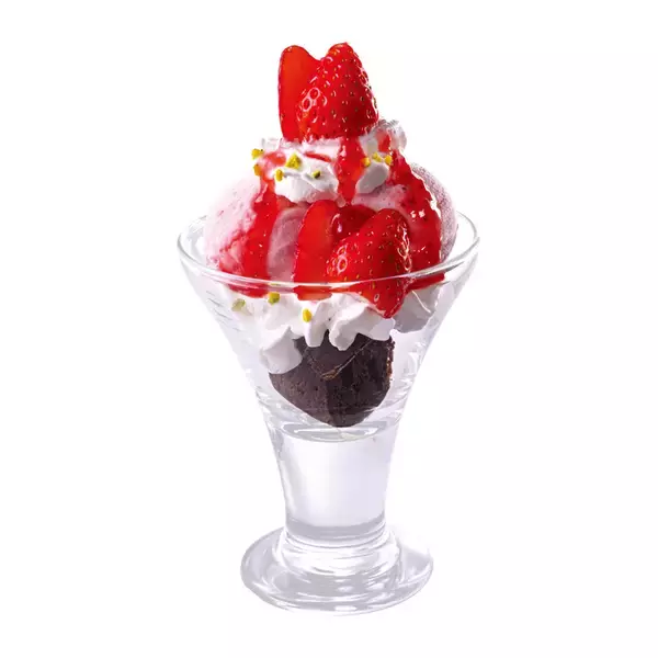 「いちごづくし！「ストロベリーファッジサンデー」が605円、旬のデザートフェアに注目」の画像