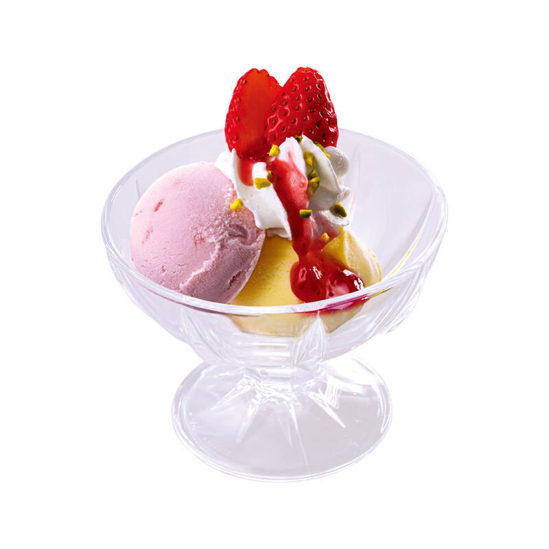 いちごづくし！「ストロベリーファッジサンデー」が605円、旬のデザートフェアに注目