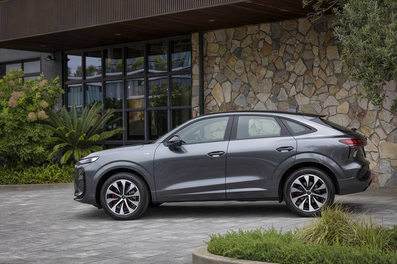【独御三家SUV対決】新型アウディ「Q3」登場！ BMW「X1」、ベンツ「GLA」と比較してわかった真の買いモデル