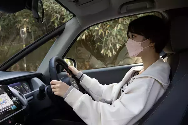 「マイナーチェンジ後のHonda「FIT」がどう変わったのかを最上位とSUV系モデルで体感した」の画像