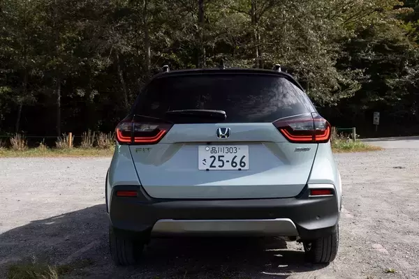 「マイナーチェンジ後のHonda「FIT」がどう変わったのかを最上位とSUV系モデルで体感した」の画像