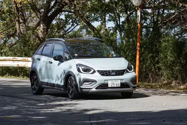 「マイナーチェンジ後のHonda「FIT」がどう変わったのかを最上位とSUV系モデルで体感した」の画像