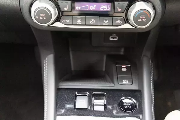 「日産のコンパクトSUV「KICKS e-POWER」に追加された4WDモデルの実力を新唯が探る！」の画像