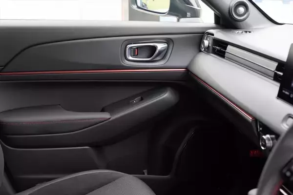 「「VEZEL e:HEV RS」は後出しズルい！ と言いたくなるほどイイクルマだった」の画像